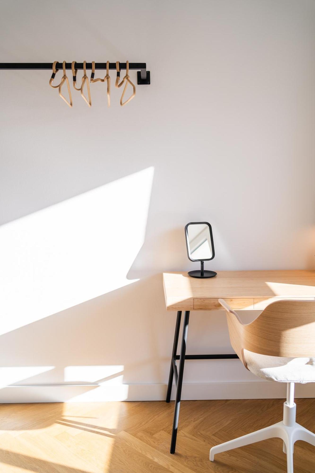 Myflat - Bright Near Station Apartment Wien