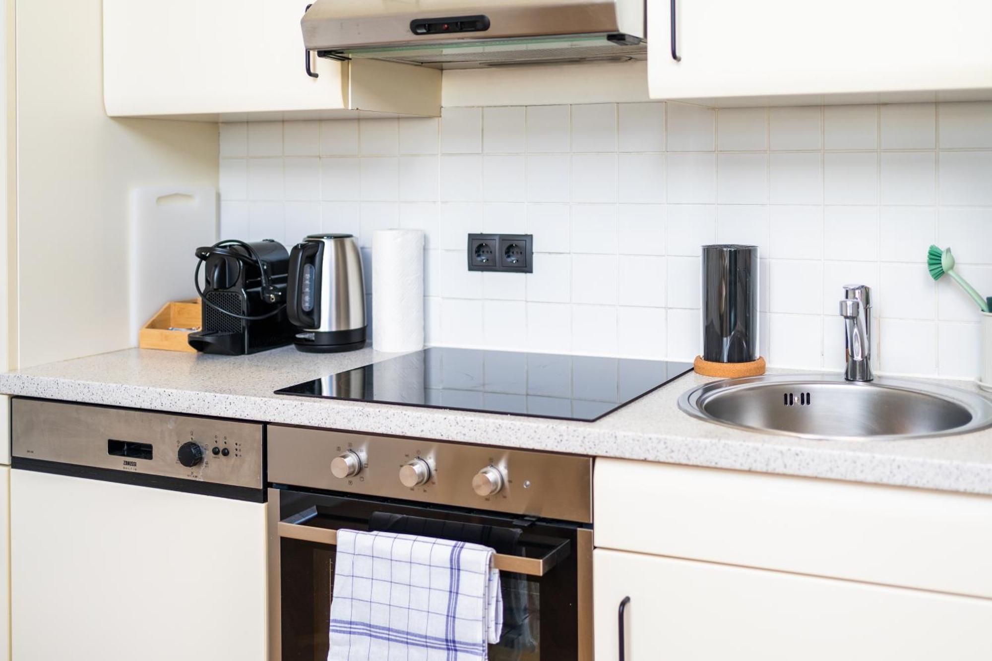 Myflat - Bright Near Station * Wien